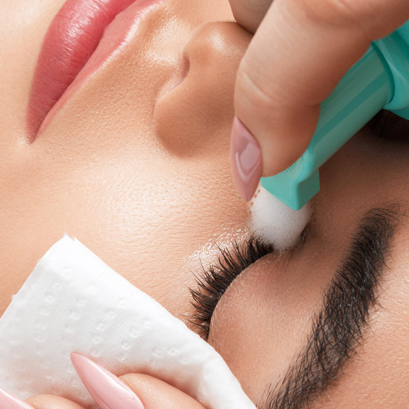 reinigungsprodukte-fuer-wimpernbehandlungen